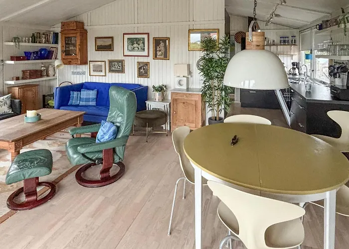 3 Bedroom Gorgeous In Σπίτι διακοπών *